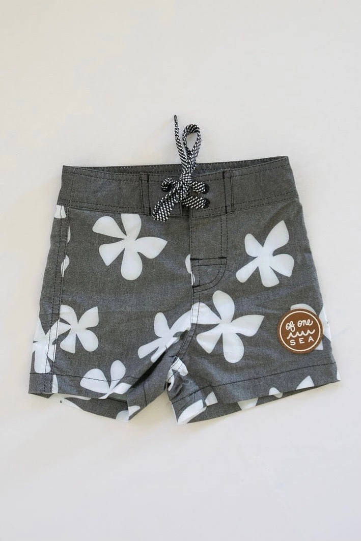 Of One Sea Kid's Townshort In Black Plumeria Mini 4 Of One Sea Kid's Townshort In Black Plumeria Mini