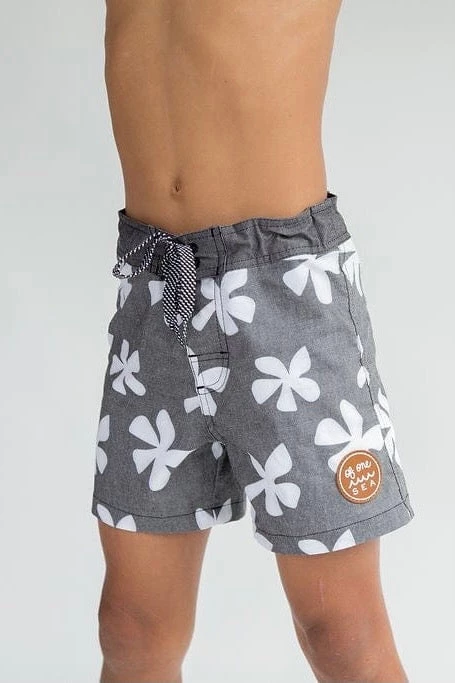Of One Sea Kid's Townshort In Black Plumeria Mini 3 Of One Sea Kid's Townshort In Black Plumeria Mini