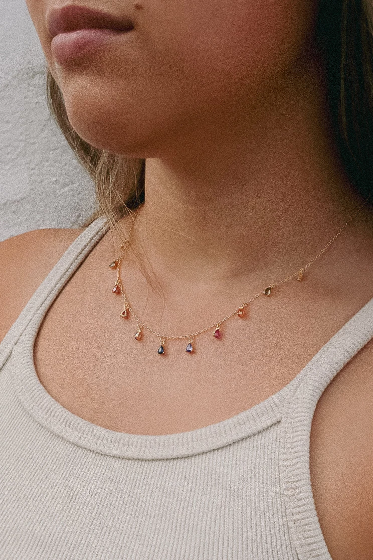 ZOU Gold Charm Necklace In Multicolor 3 ZOU Gold Charm Necklace In Multicolor