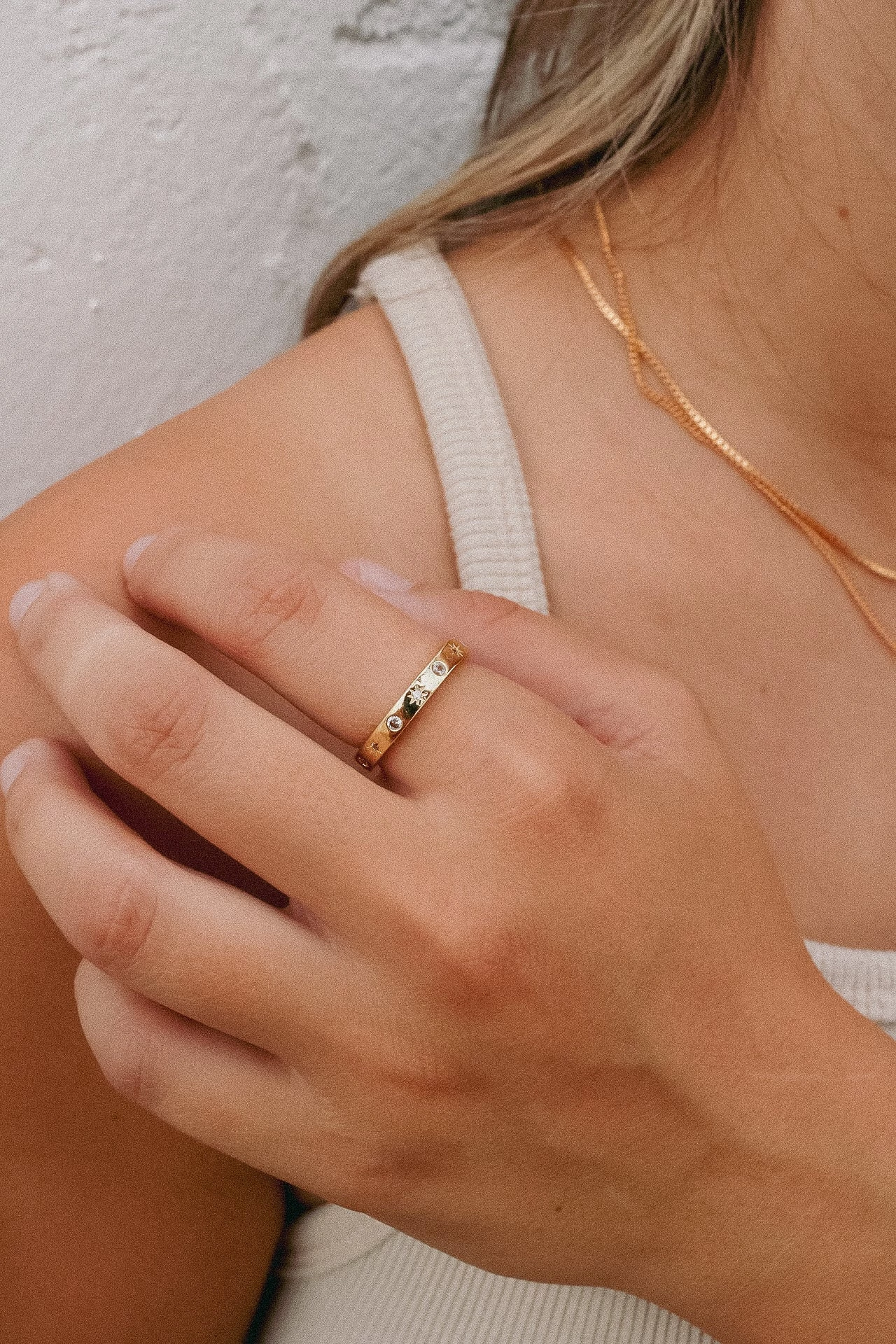 ZOU Star Band Ring In Gold 4 ZOU Star Band Ring In Gold